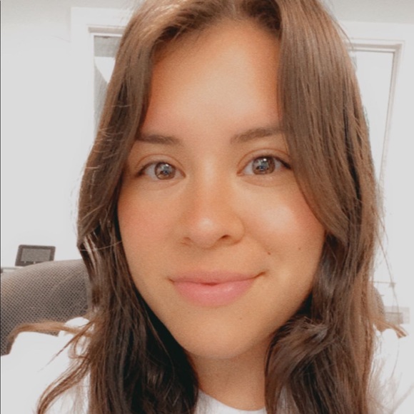 Meet your Posher, Emily - Picture 1 of 1